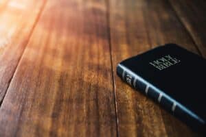 Searching the Bible for the answer to: Can a Christian drink alcohol?